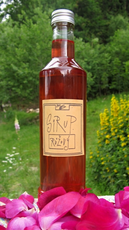 Růžový sirup